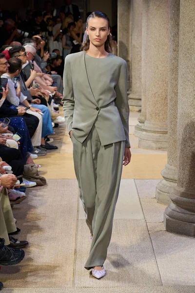 Look 23
